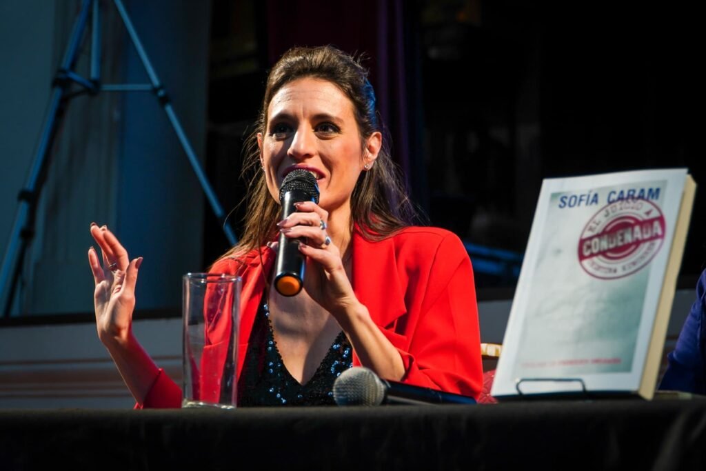 Sofía Caram durante la presentación de "Condenada" en la Feria del Libro de La Rioja